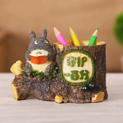 My Neighbor Totoro tree stump pencil holder – detail view